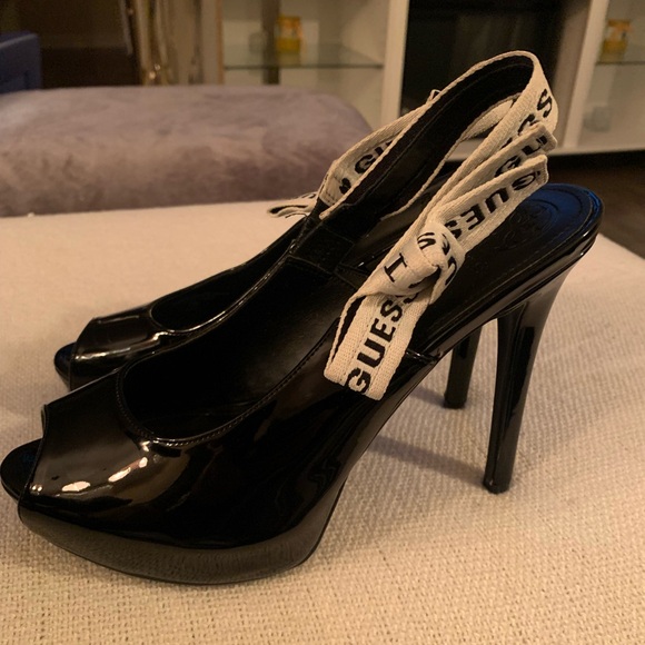 I love Guess high heels with a bow size 8 - Picture 2 of 5